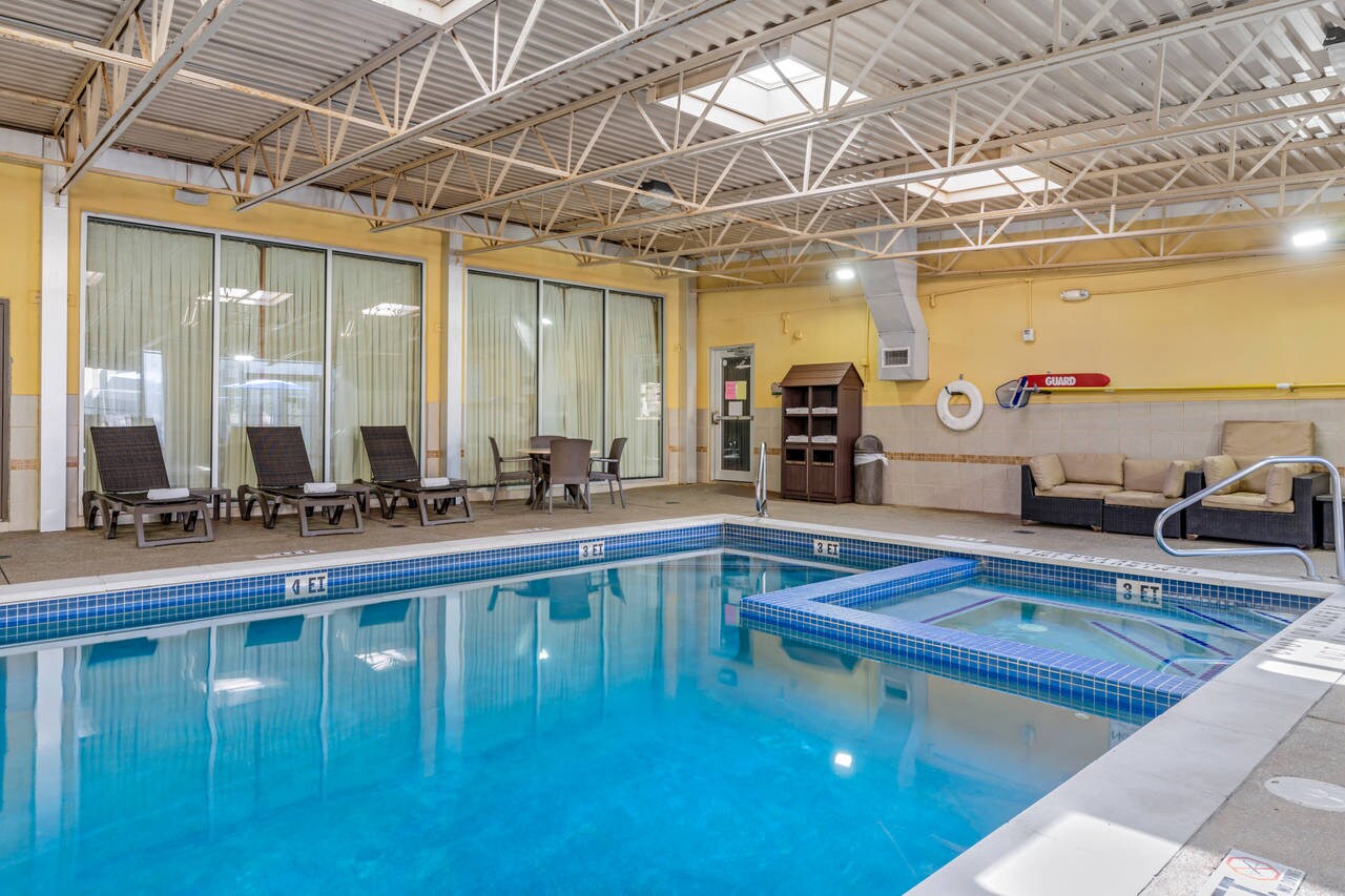 WV085POOL1_1